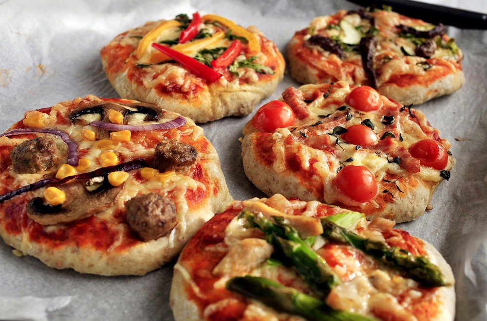 Porsjonspizza med hjemmelaget tomatsaus Oppskrift