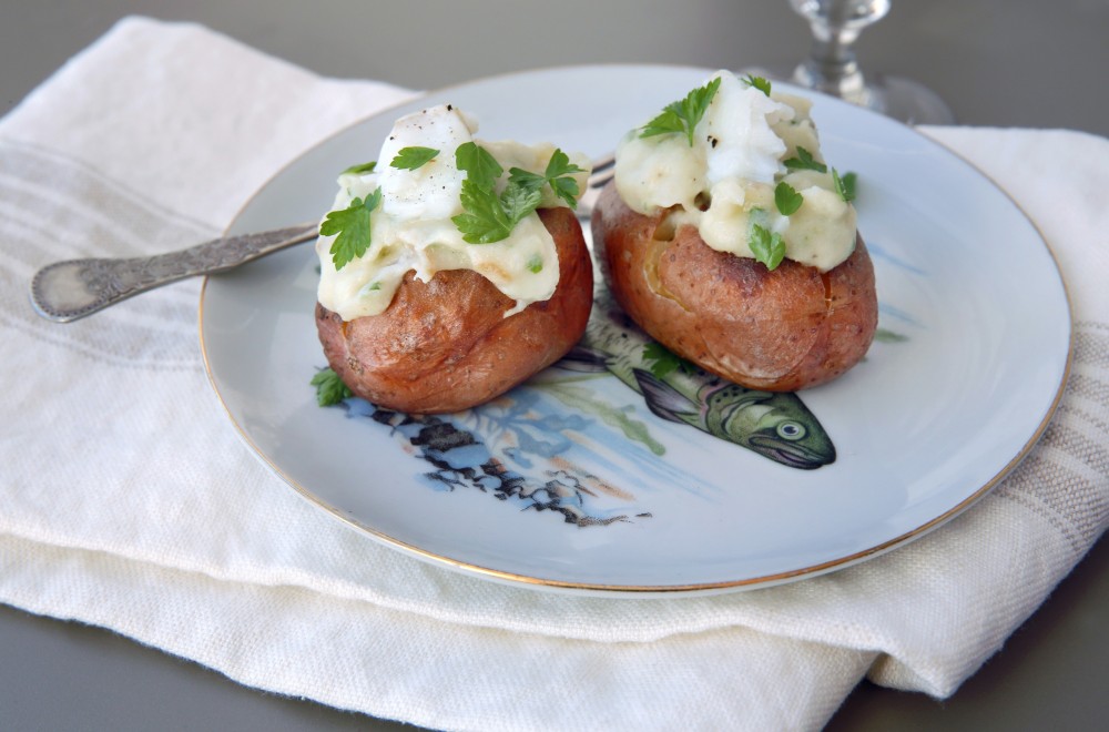  Bakte poteter med salt torsk og persille Oppskrift
