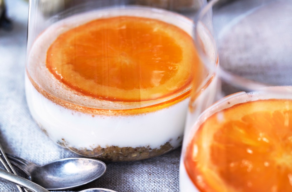Ostekake i glass med syltet appelsin Oppskrift